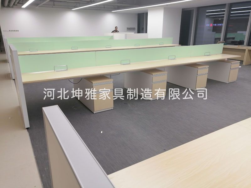 集中辦公家具-保定辦公家具